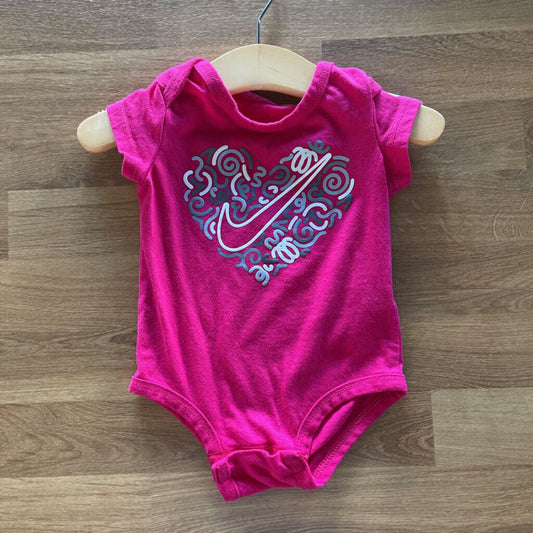 Nike Heart SS Onesie -3/6M