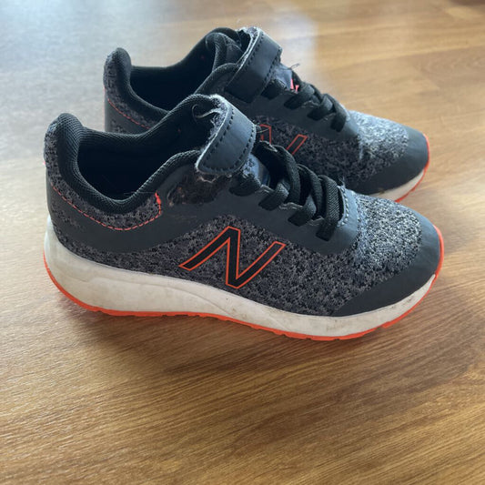New Balance Grey/Orange Sneaker 11