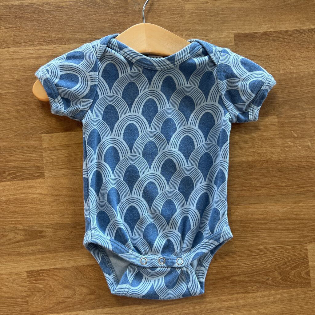 Kate Quinn Circle Organic Onesie 3/6M