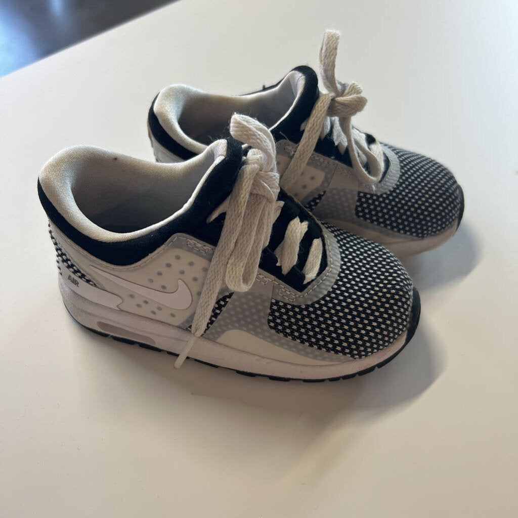 Nike Air White Sneakers - 8