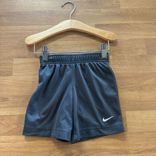 Nike Active Shorts - 3T