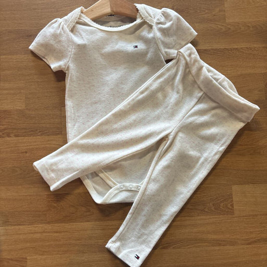 Tommy Hilfiger Star SS Onesie & Pants 18M