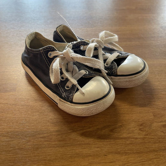 Converse Blue Sneakers 7 (play condition)