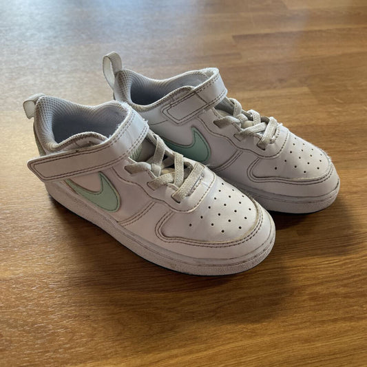 Nike White/Teal Sneakers - 9