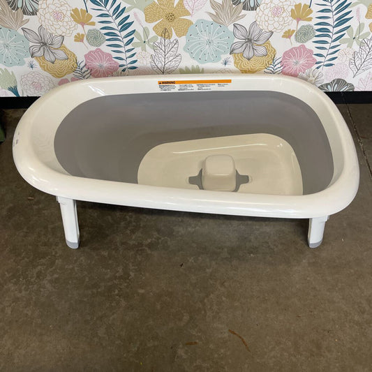 OXO Splash & Store Bathtub