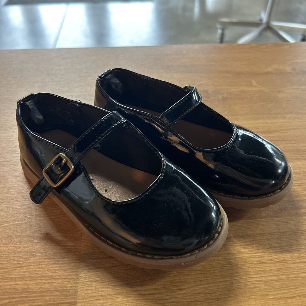 Old Navy Black Patent Mary Janes - 10