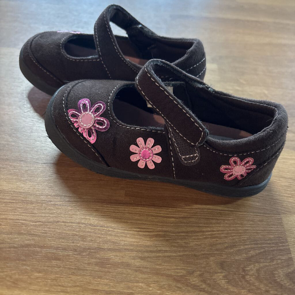 Smart Fit Flower Brown Mary Janes 7.5