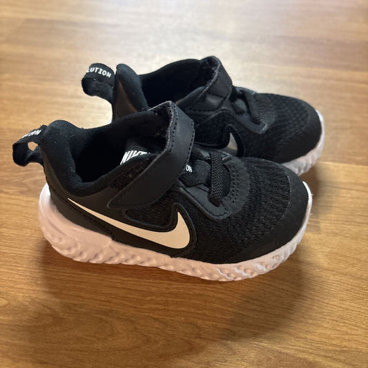 Nike Black Sneakers - 4