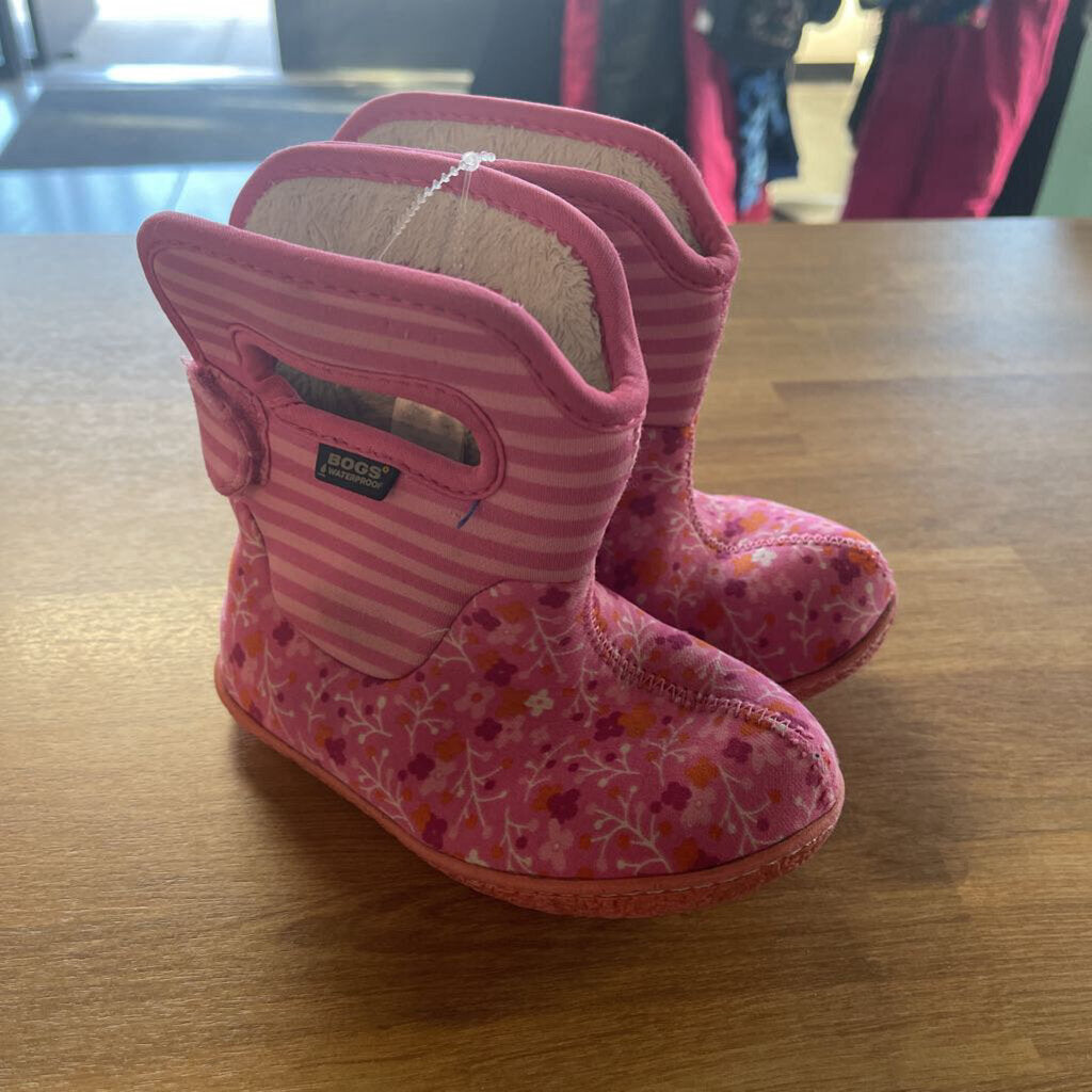 BOGS Floral Rain Boots - 8