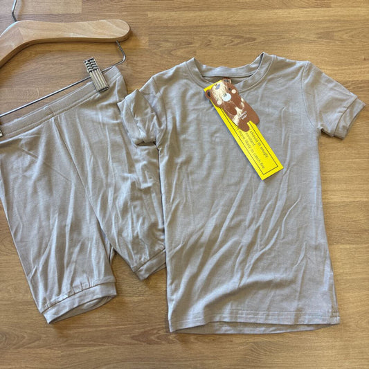 NEW Vaenit Brown Viscose Short Pjs - 2T