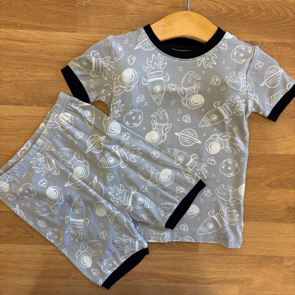 NEW Vanenit Grey Space Viscose Short Pjs - 2T