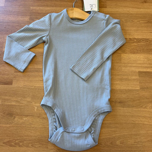 NWT H&M LS Ribbed Bodysuit - 18m