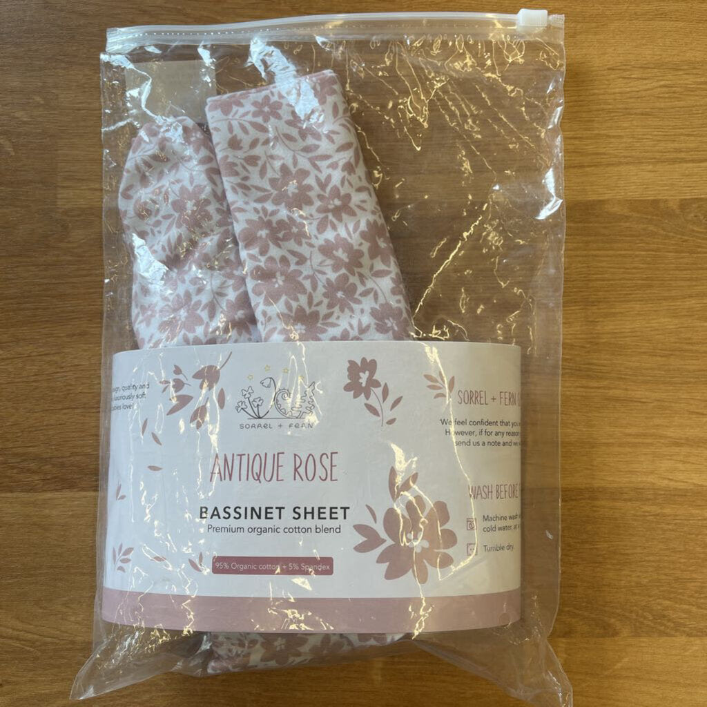 Sorrel + Fern Bassinet Sheet - Pink Floral