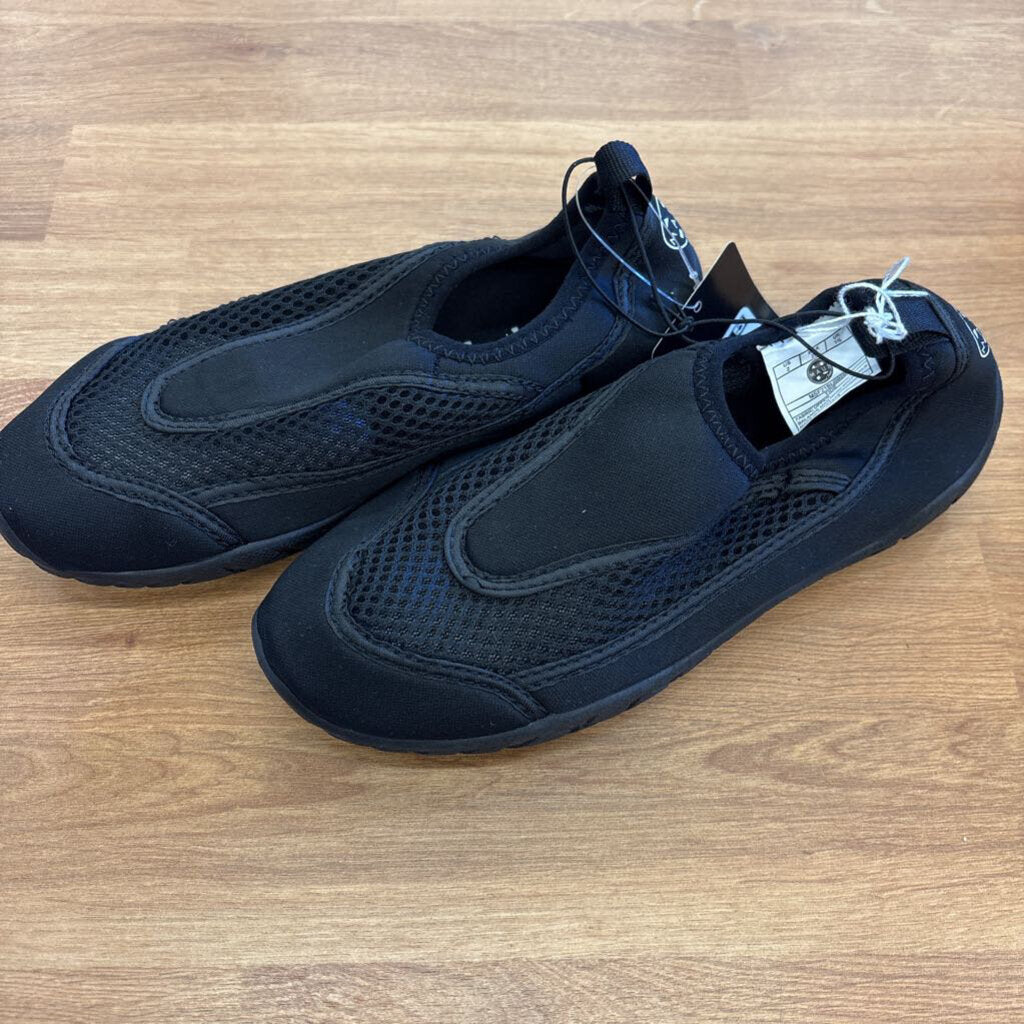 NWT Maui Black Water Shoes - 2