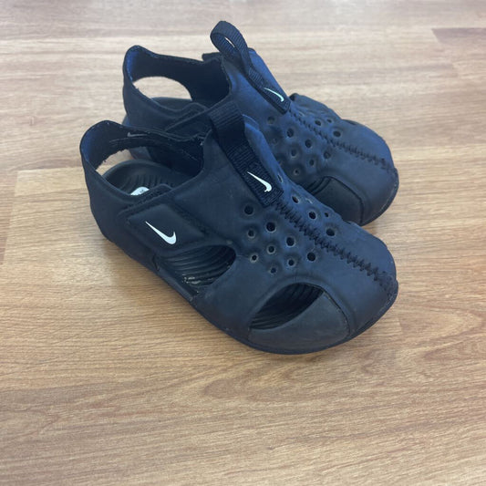 Nike Black Sunray Sandals - 6