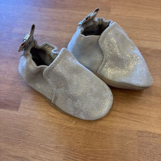 Robeez Gold Bow Mocs - 6/12m