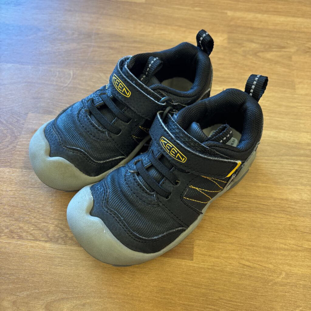 Keen Black Sneaker - 9