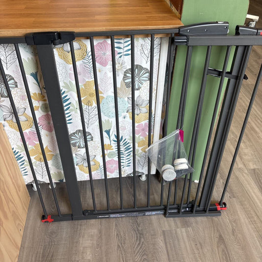 Munchkin Easy Close XL Safety Pressure Gate (retails at $99 new)