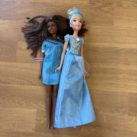 Set of 2 Barbies