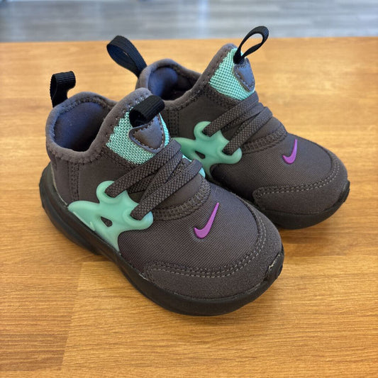 Nike Grey Sneakers - 6