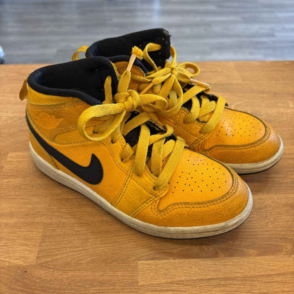 Nike Yellow Sneakers - 13