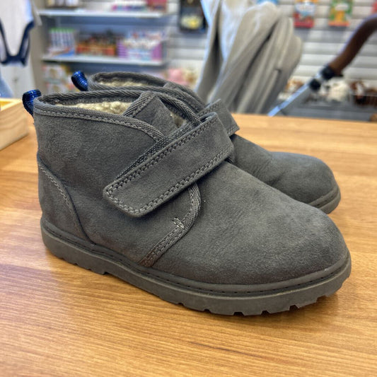 Cat & Jack Grey Sherpa Boots - 9