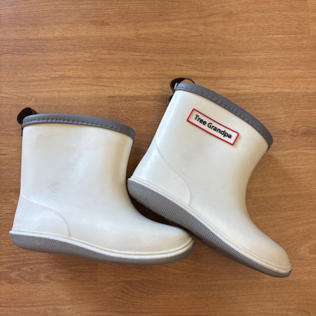 Tree Grandpa White Rain Boots 7