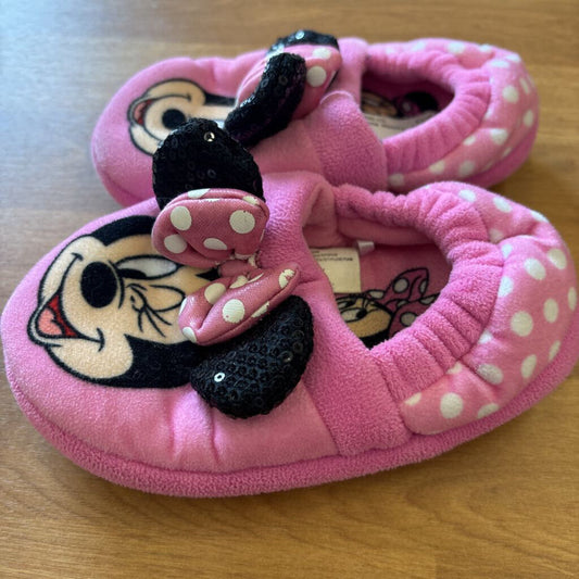 Minnie Slippers - 9/10