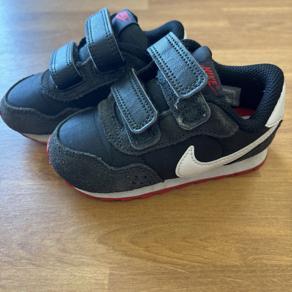 Nike Black/Red Sneakers - 6