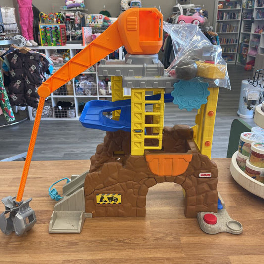Fisher Price Little People Construction Set (missing figure & truck)