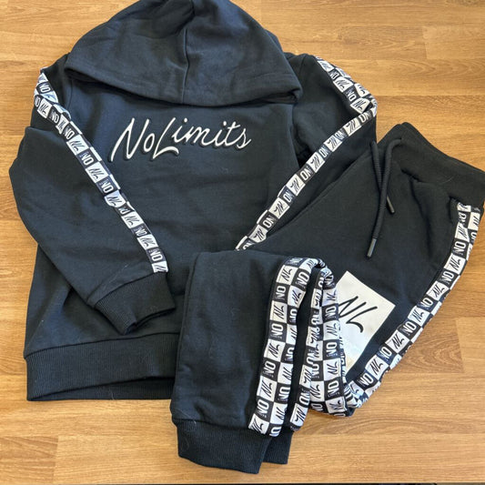 Basic Dot No Limits Sweatsuit Set - 6/7