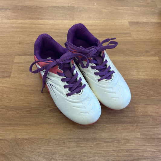 DSG White Soccer Cleats - 10