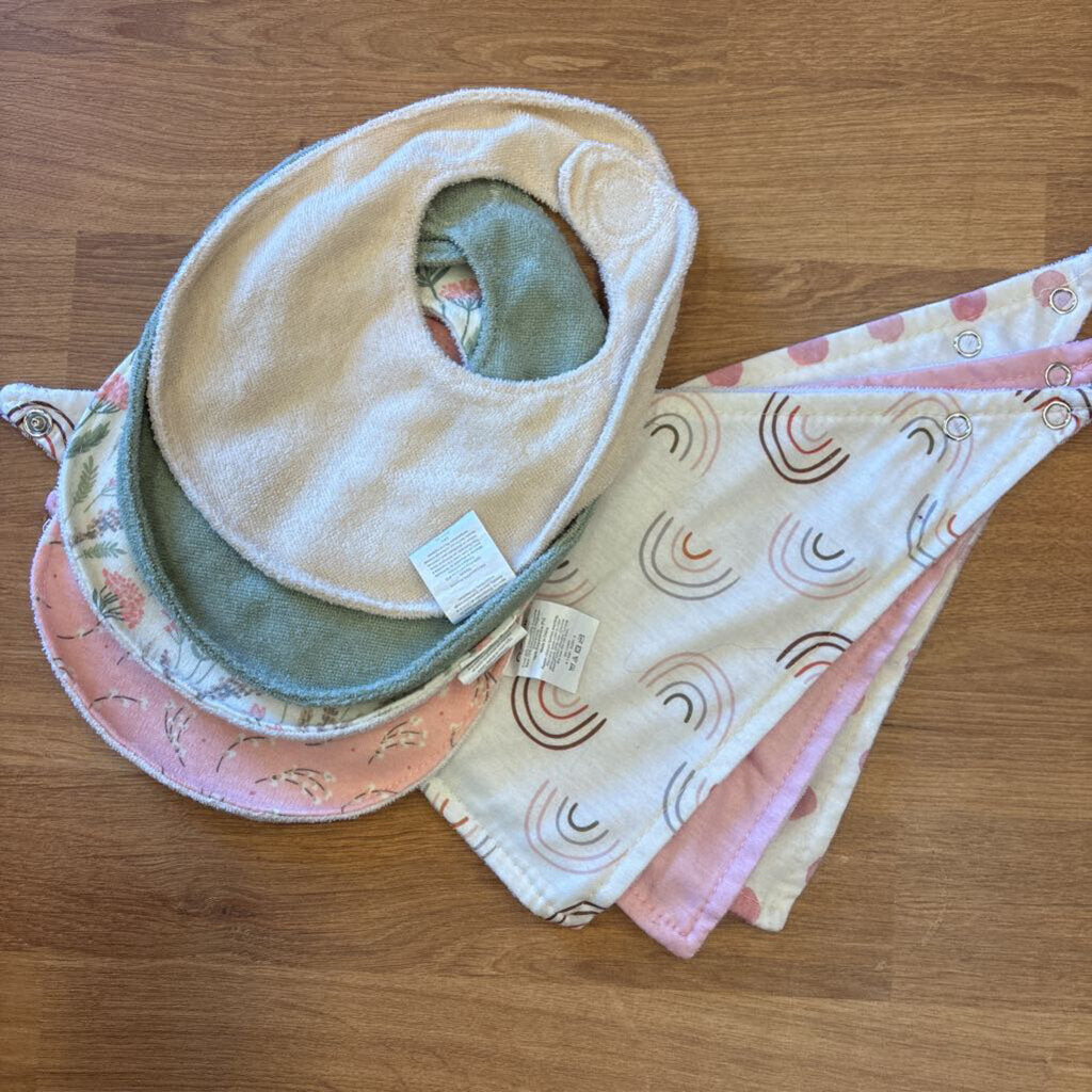 Bag of 7 Bibs