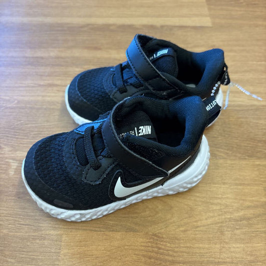 Nike Black Sneakers - 4