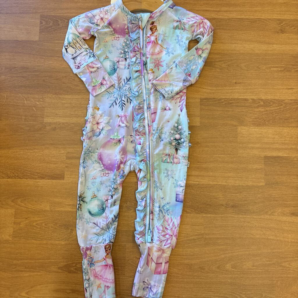 NWT Bums & Roses Bamboo Holiday Sleeper - 6/9m
