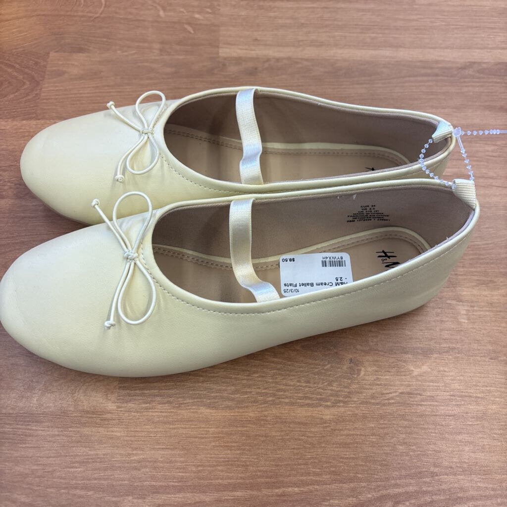 H&M Cream Ballet Flats - 2.5