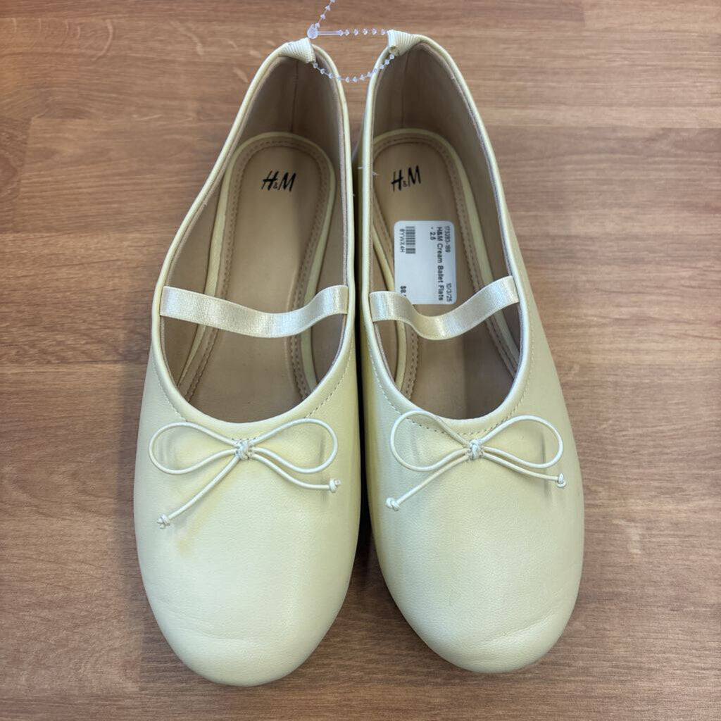 H&M Cream Ballet Flats - 2.5