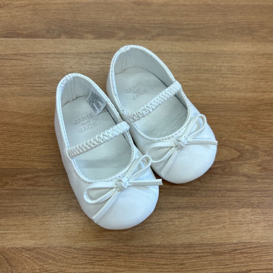 Janie & Jack White Crib Shoes - 3/6m