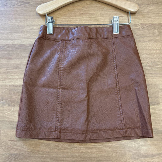Art Class Faux Leather Skirt - 6/6x
