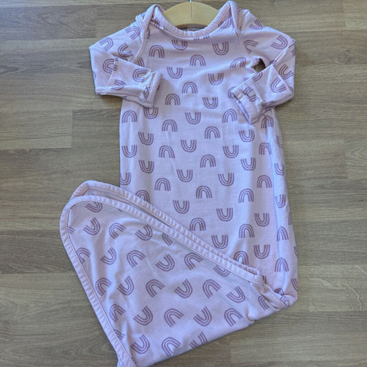 Hanna Andersson Rainbow Knot Sleeping Gown - 0/3m