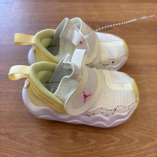 Jordan White/Yellow Sneakers - 4