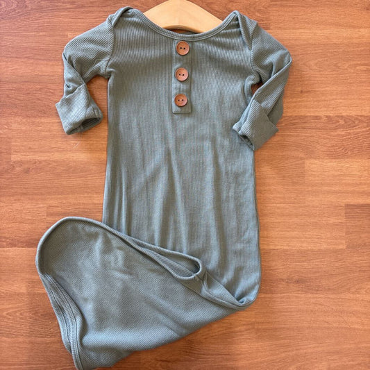 Caden Lane Ribbed Sleeping Gown - 0/3m