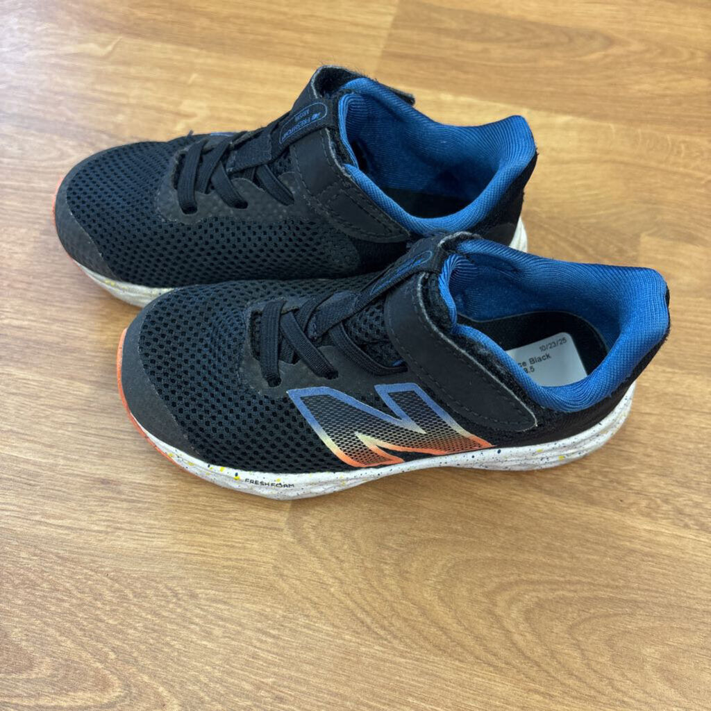 New Balance Black Sneakers - 8.5