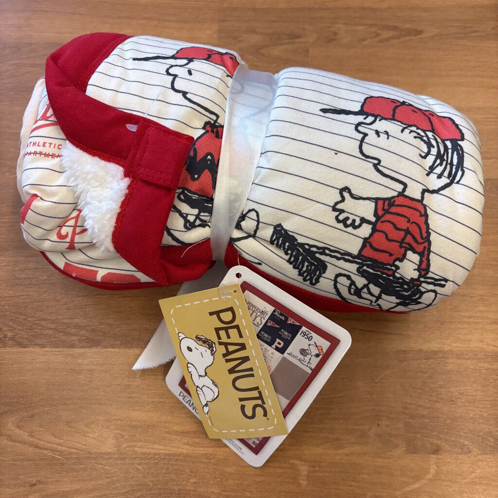 NEW Peanuts Quilted Blanket