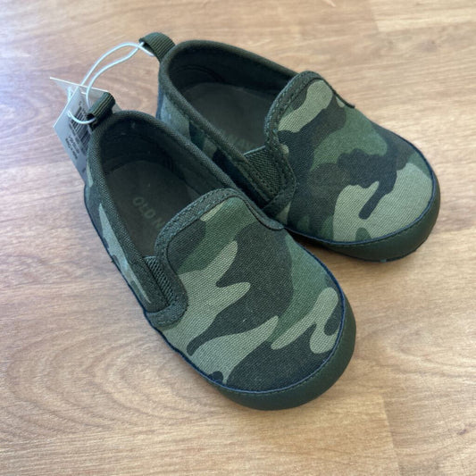 NWT Old Navy Camo Crib Shoes - 12/18m
