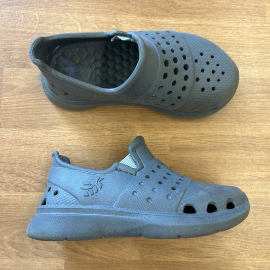 Joybeez Grey Water Shoes - 8/9