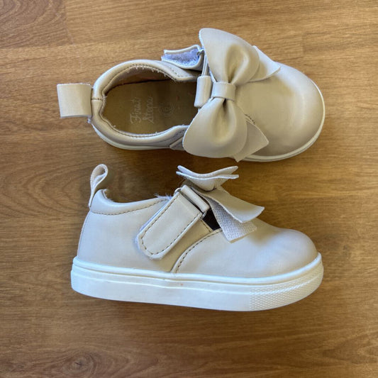 First Steps Cream Bow Sneakers - 6