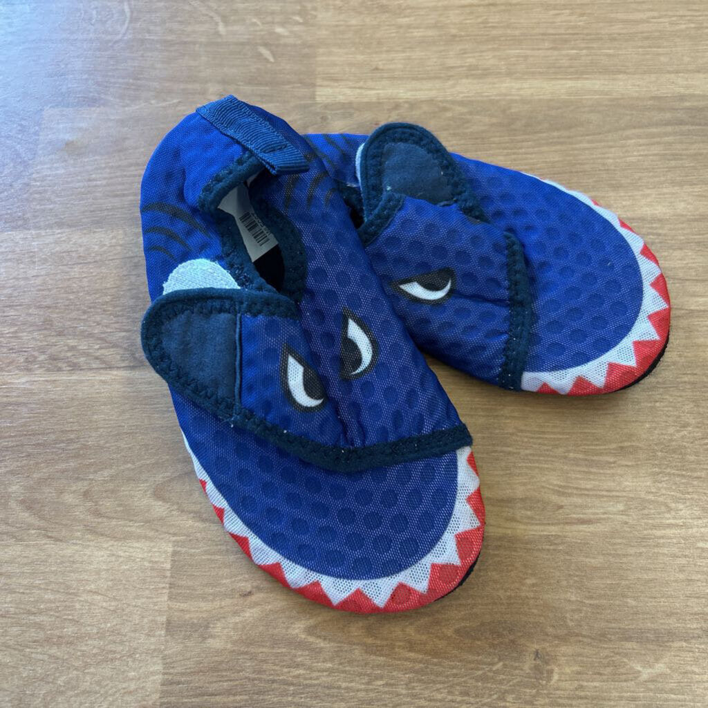 Shark Water Shoes ~ 9/10