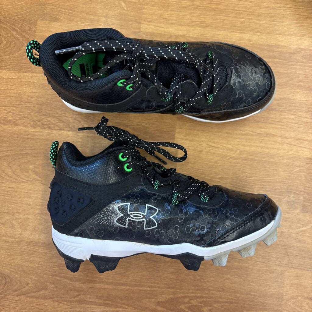 Under Armour Football Cleats - 1