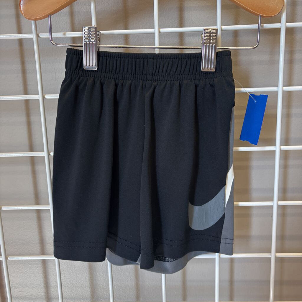 Nike Active Shorts - 2T